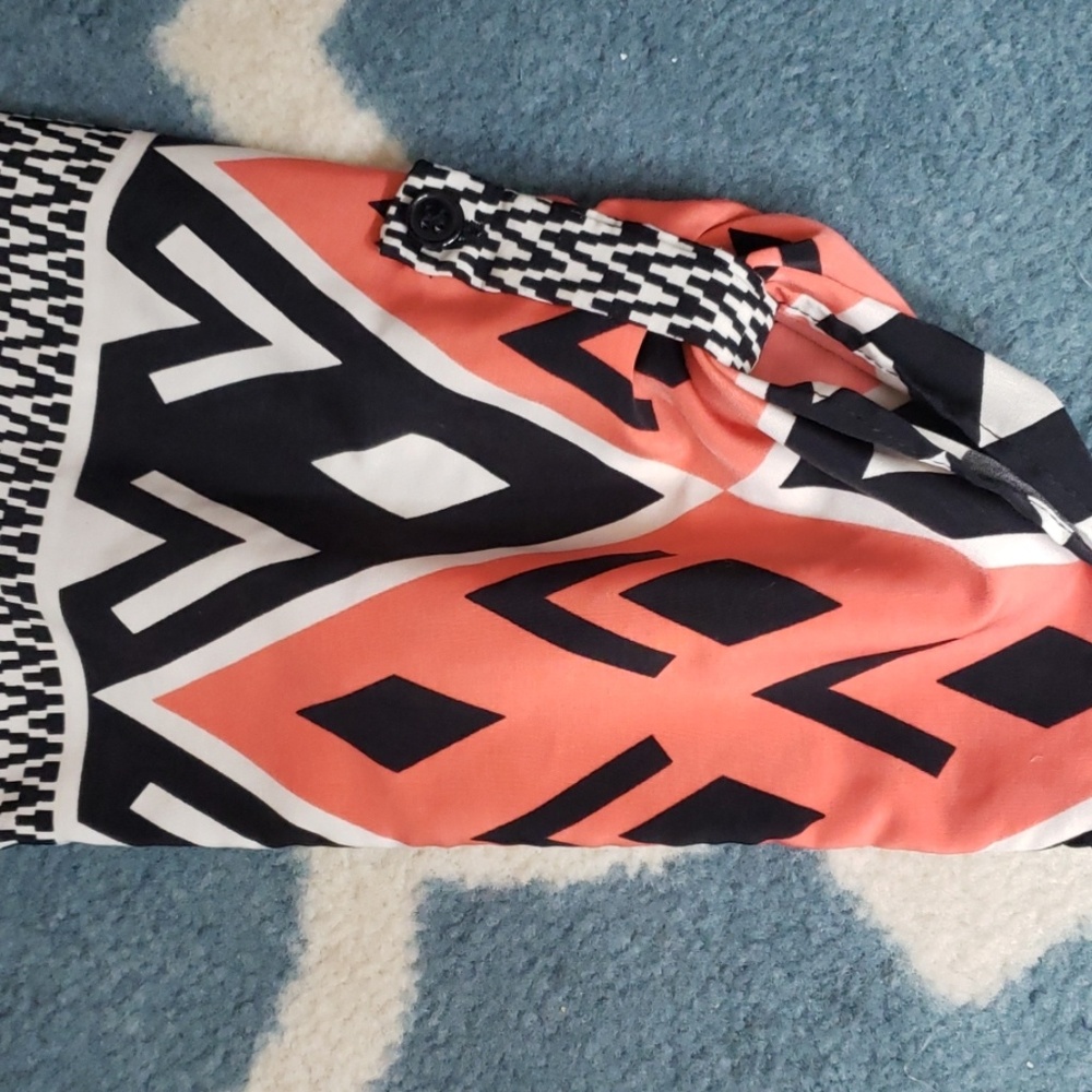 Beautiful Chevron Top - Picture 3 of 6